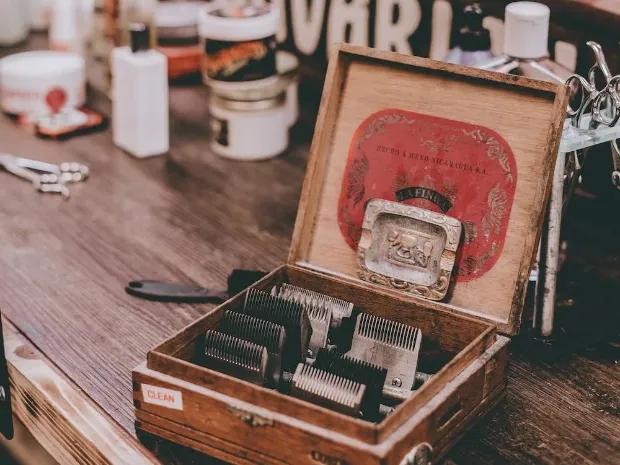 Sharpen Your Style: Men's Grooming Kits